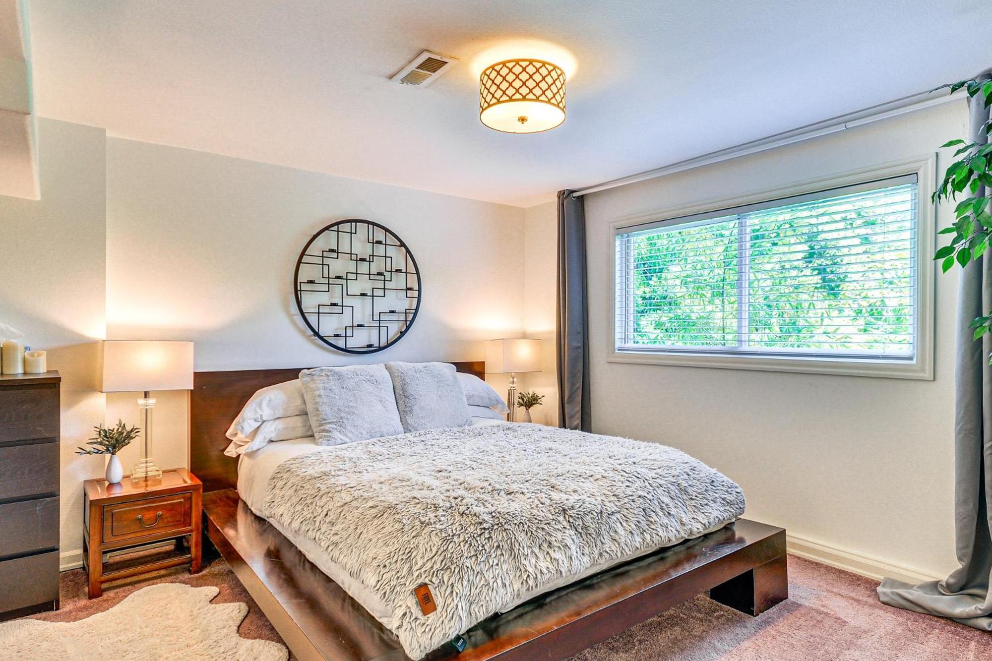 Apartment Lush Flat With Fire Pit, 4 Mi To Dtwn! *